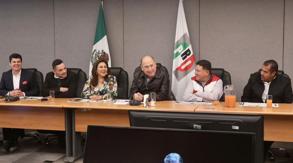 rubenmoreiravdz's tweet image. En compañía de alcaldes y diputados locales de #Puebla y #Aguascalientes, refrendamos el compromiso del @GPPRIDiputados por un mejor #presupuestos para los municipios de estas entidades.