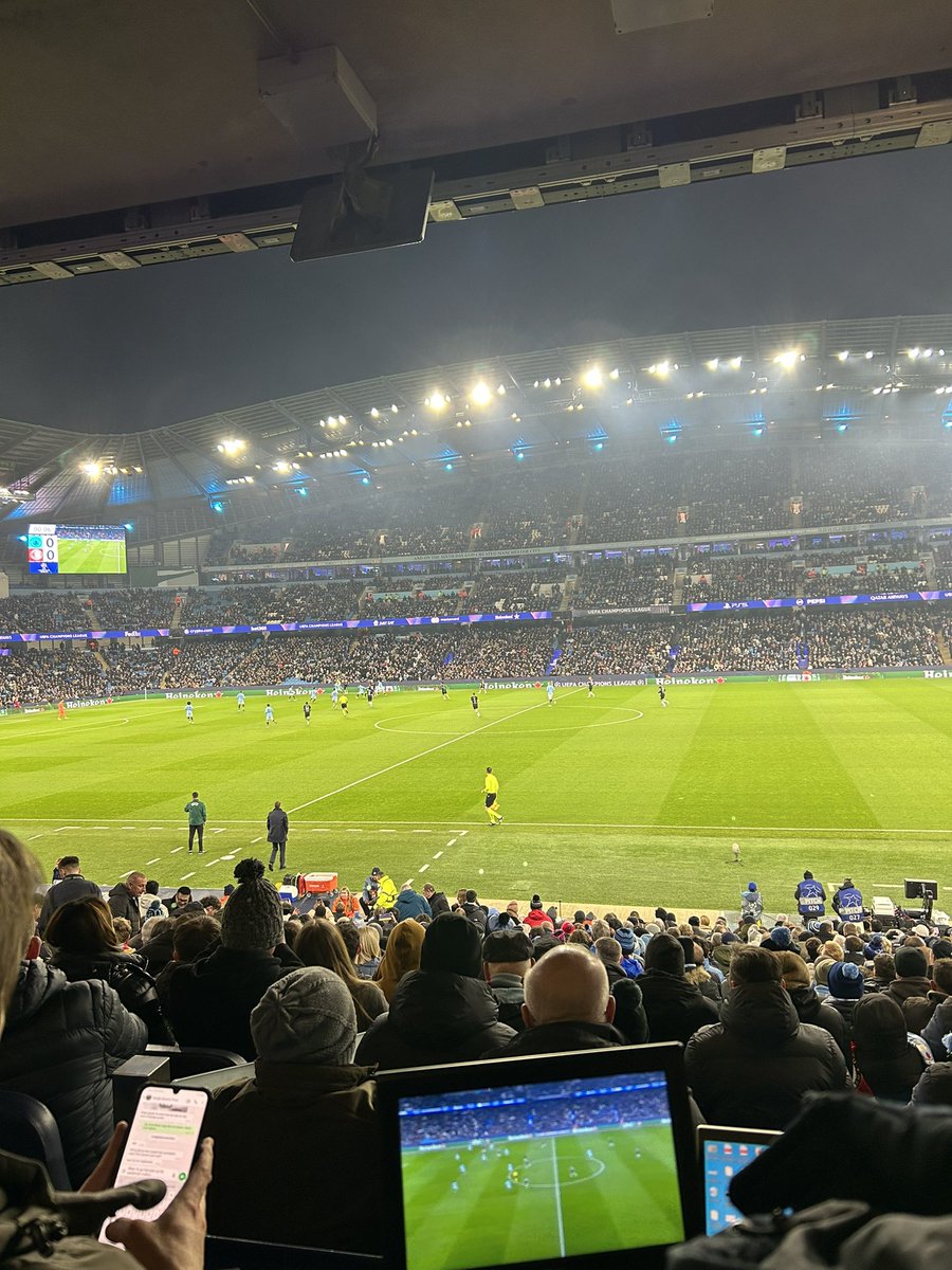 Mkrabby's tweet photo. Nooit eerder weggaan als #Feyenoord speelt, of de tv uitzetten; historische comeback en bonuspunt in het Etihad https://t.co/Gf5Zriswwc
