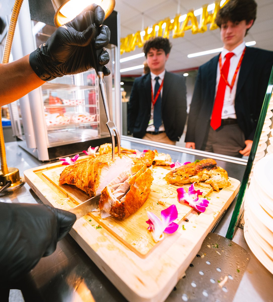 A special Thanksgiving treat today for our Flyers in the cafeteria!🦃