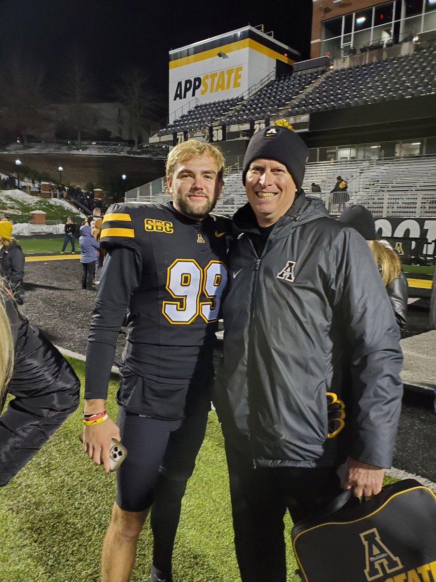 birdman3417's tweet photo. @MichaelLeeHugh1 I don't know if this is the real Michael Hughes cause I was told he kicks nothing but touch backs! See ya Saturday in Georgia! https://t.co/S1gFpfkAhb