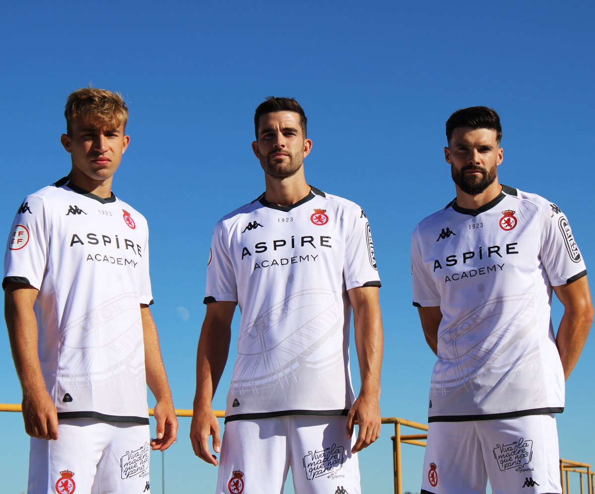 🤩 ¡¡𝗥𝗘𝗚𝗔𝗟𝗔𝗠𝗢𝗦 𝗟𝗔 𝗖𝗔𝗠𝗜𝗦𝗘𝗧𝗔 𝗗𝗘 𝗟𝗔 𝗖𝗬𝗗 𝗟𝗘𝗢𝗡𝗘𝗦𝗔!! 👕

¿¿Cómo participar??

1️⃣ Sigue a <a href="/Primera_RFEF/">Primera Federación Versus e-Learning</a> y <a href="/CyDLeonesa/">Cultural y Deportiva Leonesa</a> en Twitter (X).

2️⃣ RT esta publicación.

3️⃣ Dinos en comentarios por qué mereces el premio.

El 3 de diciembre, en el programa 15 de