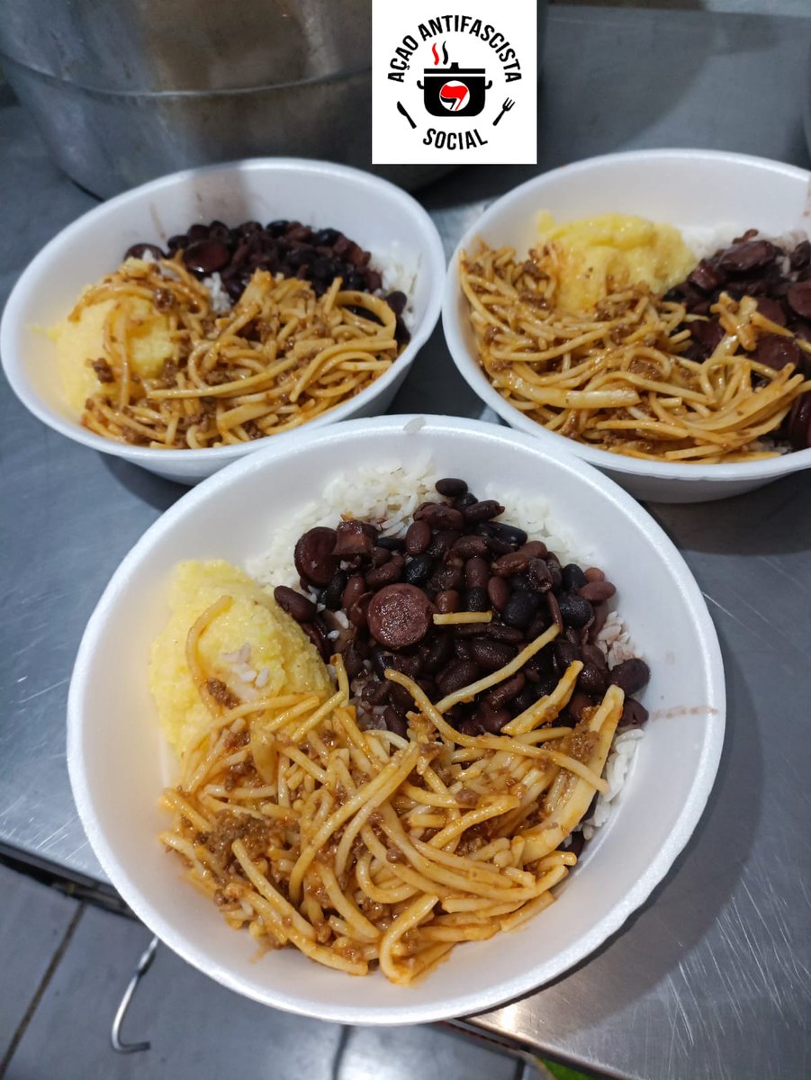 do_voltaire's tweet photo. Porto Alegre, segunda-feira 25 de Novembro de 2024.

114 jantas cheirosas, coloridas e deliciosas para pessoas em situação de rua e vulnerabilidade social, também para trabalhadoras precarizadas e exaustas. 
Insegurança Alimentar é você não saber quando será a sua próxima . https://t.co/MLfAbhQF11