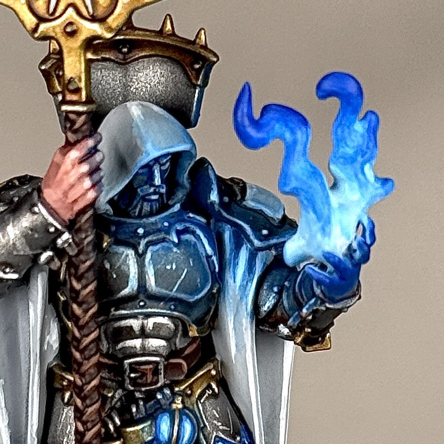 Very proud of this piece, encourages me to try more complex OSL. 

#paintingwarhammer #warhammerAoS #ageofsigmar #warhammercommunity #sigmar #stormcasteternals #warhammer