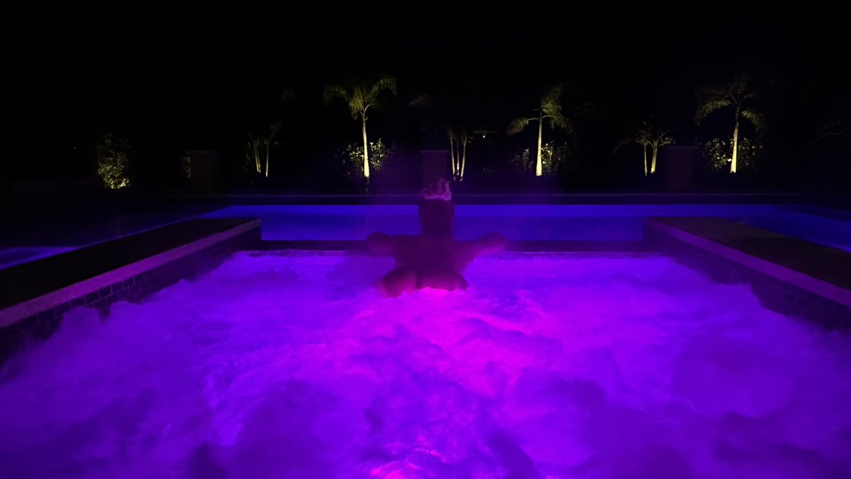 brandi_love's tweet photo. So I was sitting in the hot tub last night & realized I’m only 2k away from 1.2 million followers here on X! 

Growing about 150k/yr organically without buying hearts, followers etc. 

Growing about 150k/yr while search banned. 

That’s a testament to the power of the #LoveTroopers 🩷🩷🩷

Thank you men & ladies! 
I appreciate you 💋