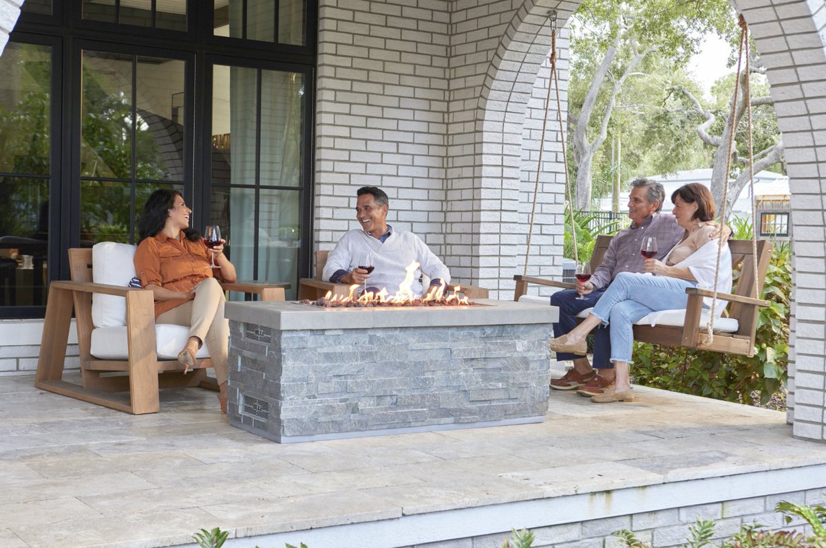 The High Profile Slim Rectangle Fire Pit, a perfect blend of modern design and timeless elegance, creates the ultimate ambiance for unforgettable moments with friends and family✨