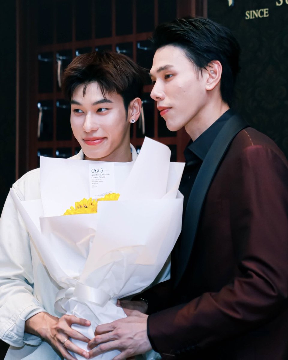 MajorGroup's tweet photo. 🌻🥹🦖

#offroadKTP #ออฟโรด
#oueiija #ต้าห์อู๋
#ต้าห์อู๋ออฟโรด #Daouoffroad
#404สุขีนิรันดร์RUNRUNGALAxDAOU
#MajorCineplex https://t.co/VLW103u4SE