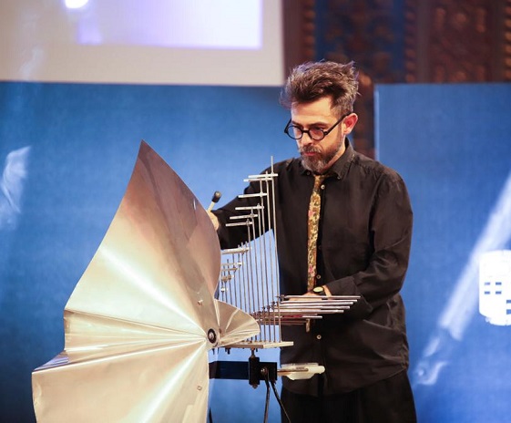 8 concerts als #CentresCívicsBCN abans no s'acabi el novembre.

La nostra agenda sonora sempre va plena d'actuacions de totes menes i estils musicals. D’entre tots els concerts que omplen els escenaris, en destaquem vuit de ben originals. Aquests! 👉 i.mtrbio.com/gcspehphvg