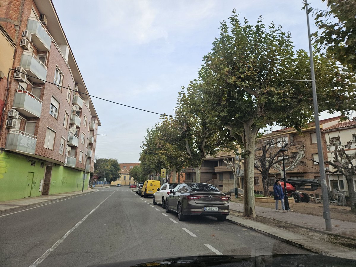 sevegodina's tweet photo. #maltratonatural #AlertaPoda
En #LaAlmunia.
Y no me gusta hablar mal de mi pueblo, pero en esto no se están haciendo bien las cosas.
@arboles_magicos
@Natxes @AlbertoGiPas @ALODICA @elenae_ @carmelomarcen @henaresxelclima @marusartwatch @SemillasAragon @arbolesypaz https://t.co/d9owrWGOJn