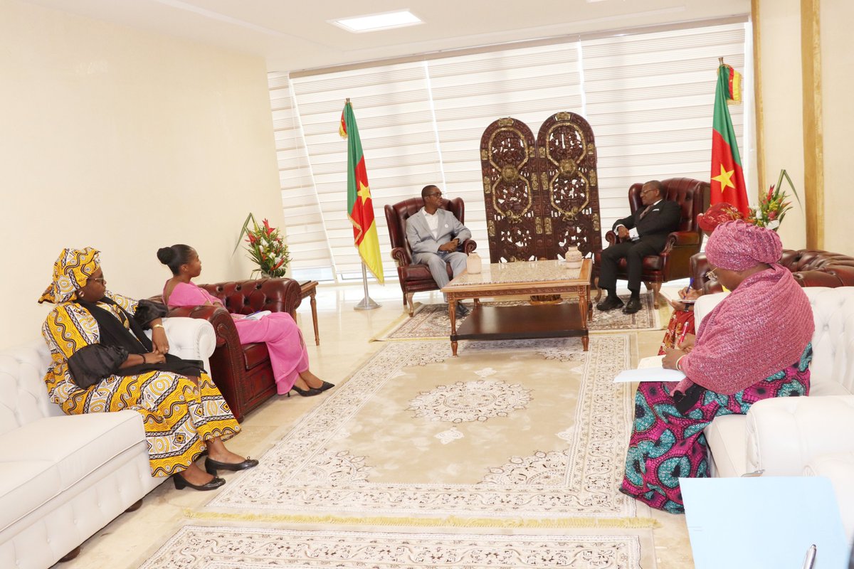 PlanCameroon's tweet photo. M. Mohamed Bah, Dir. Pays @PlanCameroon, a été reçu par S.E.M. Joseph Dion Ngute, Premier Ministre du Cameroun. Ensemble, ils ont discuté de la nouvelle stratégie quinquennale de #PlanCameroon, et autres chantiers. #PlanInternational #Cameroun #Éducation #ProtectionDesEnfants https://t.co/T0aeBBbimK