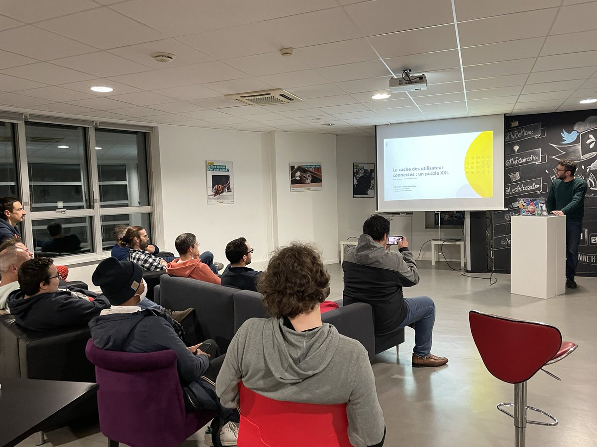 AFUP_rennes's tweet photo. Ce soir on est en meetup chez @CCMBenchmarkGp et on commence avec @ChinaskiOnRails qui nous parle de cache Varnish sur une application Drupal ayant des utilisateurs connectés https://t.co/fbBvFT78Nj