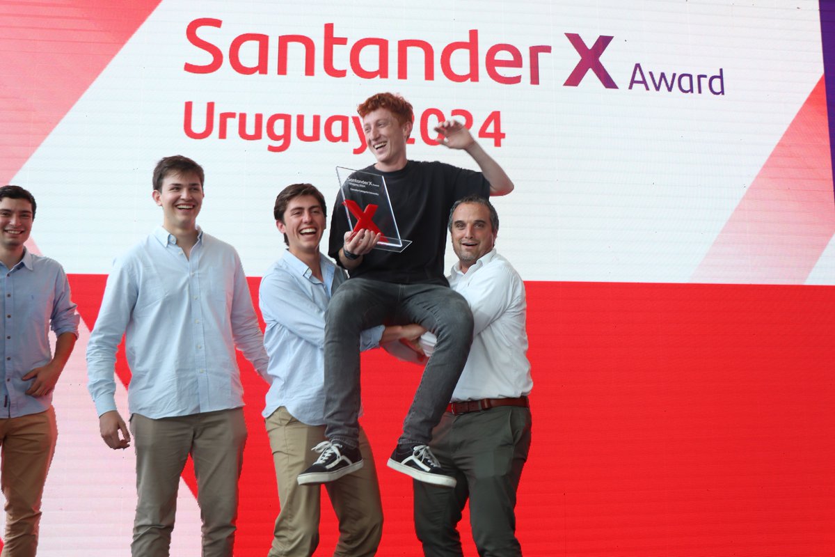 ingenieria_UM's tweet photo. ¡Alumnos FIUM ganan en categoría university en #SantanderXAwards! 
Con su proyecto Hisomatic, buscan revolucionar la prevención de infecciones hospitalarias y disminuir el número de muertes por esta causa.  
Conocé más sobre su proyecto y la competencia: https://t.co/8XX25Ca1Qd https://t.co/yh8AeqTLvP