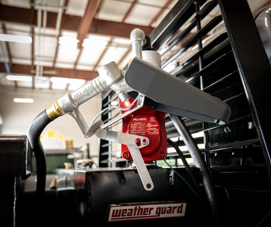 weather_guard's tweet image. A safer way to transfer diesel fuel. Learn more: bit.ly/3YBQQ17 
📸: Alamo Truck Gear
.
.
#WeatherGuard #Transfertank #trucks #jobsite #work #bluecollar