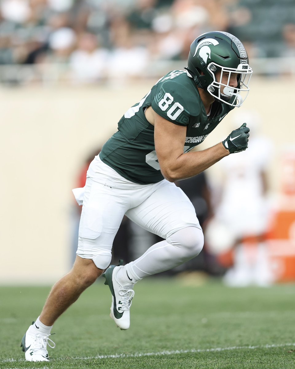 MSU_Football's tweet photo. happy birthday @zxg28 🥳 https://t.co/GbCMj1UHFR