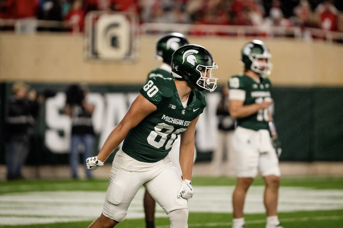 MSU_Football's tweet photo. happy birthday @zxg28 🥳 https://t.co/GbCMj1UHFR