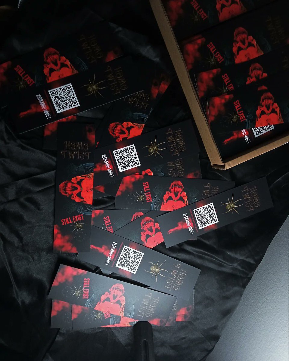 Zakładki do książek z HOMO TWIST.
Dwustronne, laminowane i ODJECHANE. Z wygenerowanym kodem QR który przeniesie Was automatycznie na oficjalną stronę internetową maciejmalenczuk.pl

(project by Blizowska)
#maleńczuk#homotwist#spider