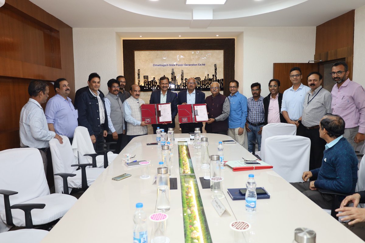 ntpclimited's tweet image. NTPC Green Energy Ltd (NGEL), the renewable arm of NTPC, today signed an MoU with Chhattisgarh State Power Generation Co Ltd (CSPGCL) for development of 2000 MW RE projects including floating solar.

#RenewableEnergy #floatingsolar #EnergyTransition 

@MinOfPower @mlkhattar…