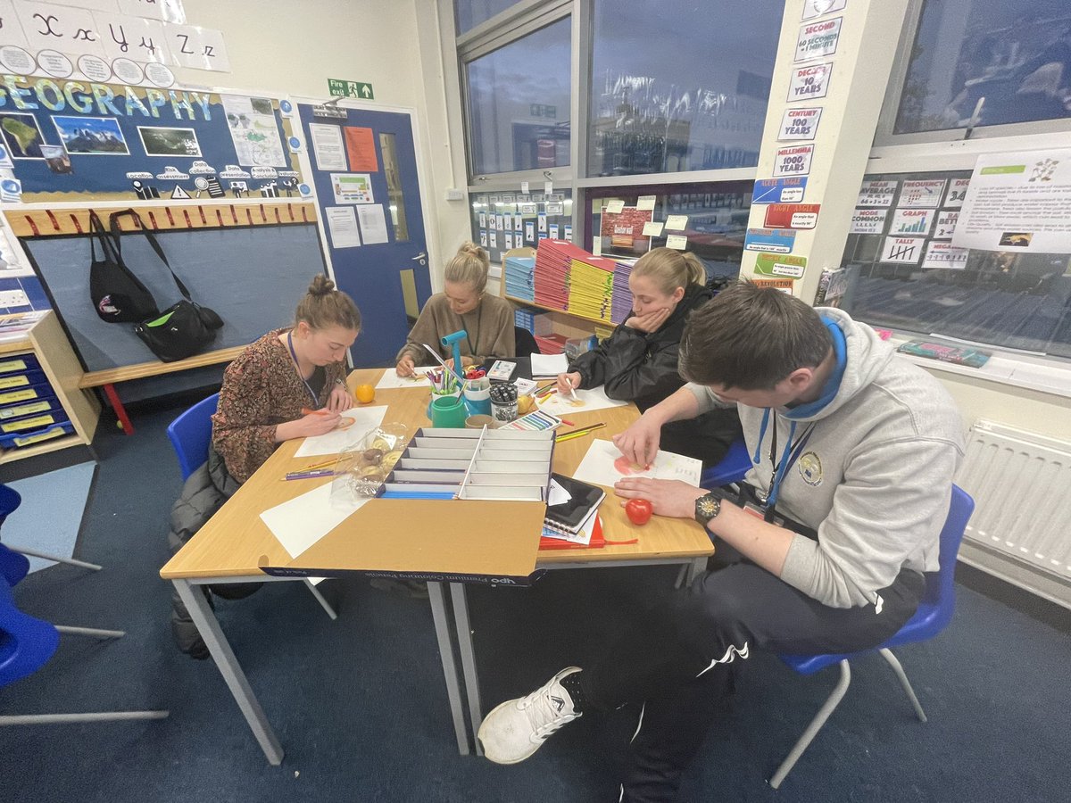 theartcriminal's tweet photo. Thank you @ShirePrimary for lending me yr staff for a drawing lesson tonight! We used perception as a tool. We learnt a lot too. #moreARTnotless https://t.co/mmH4bz6zkJ