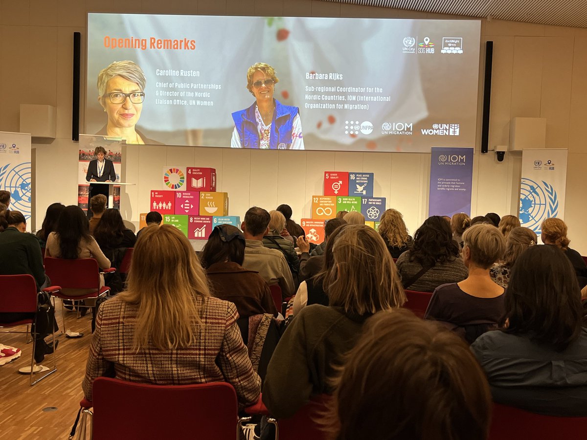 RoyWadiaUN's tweet photo. The plight of women in #Afghanistan - from bad to worse, year after year.
Heartbreakingly captured in the powerful documentary #BreadAndRoses by Afghan filmmaker Sahra Mani, screened at #docUNight @UNCityCPH, to commemorate the #16DaysActivism against #GenderBasedViolence.
🙏 https://t.co/0SBtCHWZnW