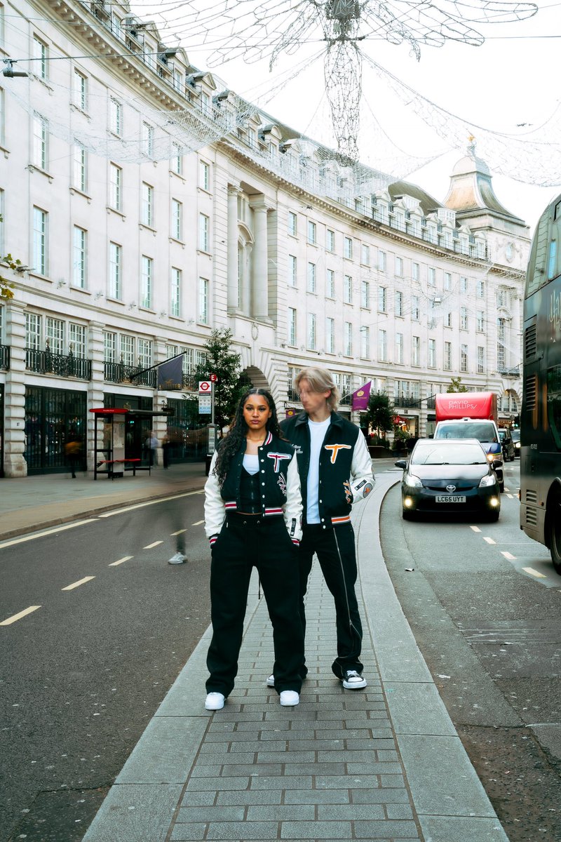 TIMEEUK's tweet photo. In the blur of the city, we find clarity. Time is power⏳

Timeless Varsity Jackets Out Now‼️

LINK IN BIO

#streetluxury #clothingbrand  #menfashion #womensfashion #elevateyourself #streetwear #luxury #lifestyle #time #timee https://t.co/hdh1aMXS5q