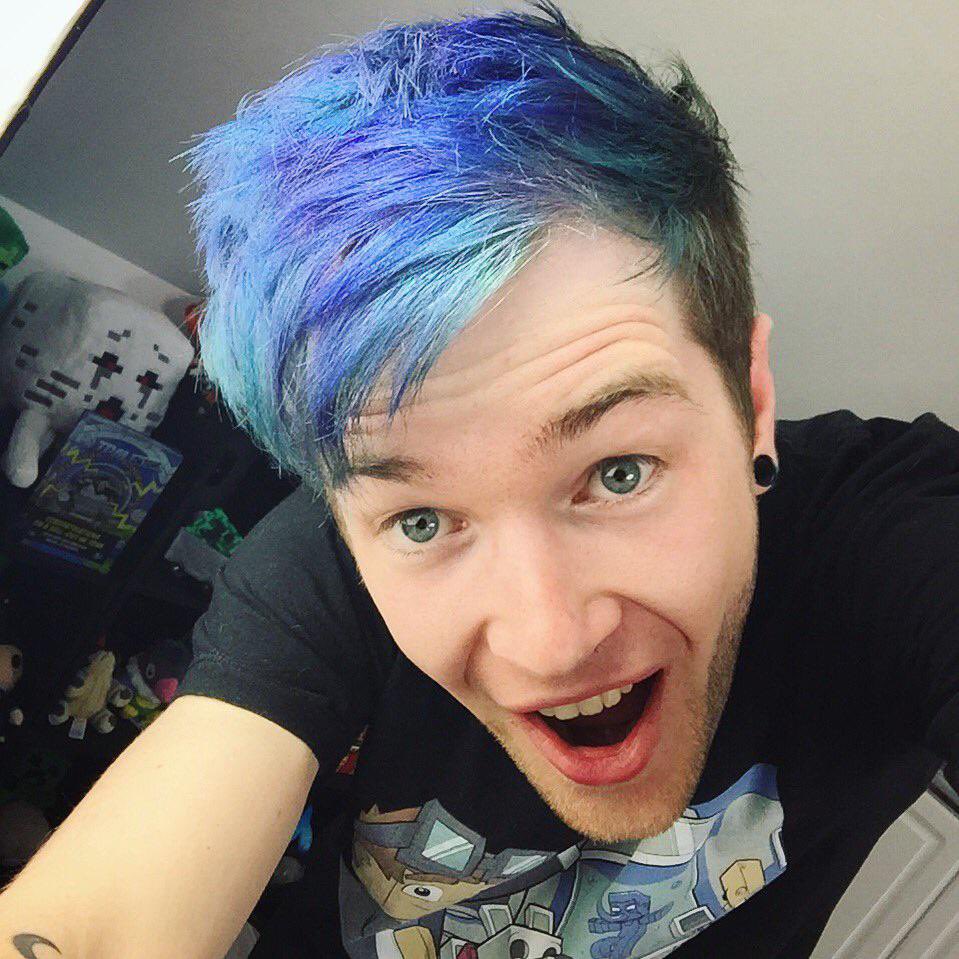 no longer relevant YouTuber DanTDM copied Kibum’s blue hair
