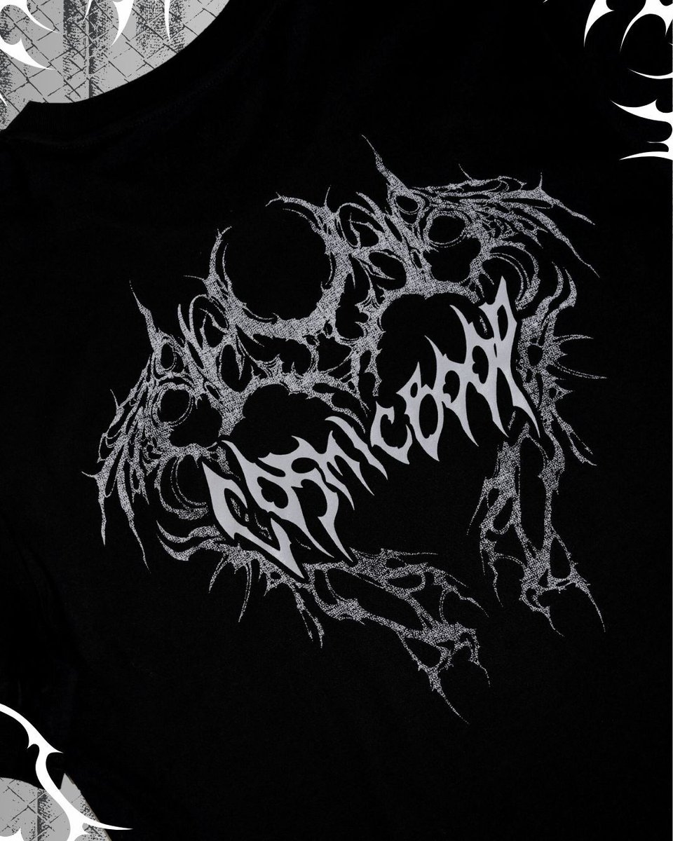 🤍 ꜱ ᴘ ʟ ɪ ᴛ 🤍 

Say hello to our new design - SPLIT 
featuring a large front print and back print in a cool grey

SPLIT short sleeve T will launch THIS FRIDAY AT 6PM GMT and will be available in SIZES S TO 5XL!

🖤JOIN THE KULT AT PINKUKULT.COM 🖤