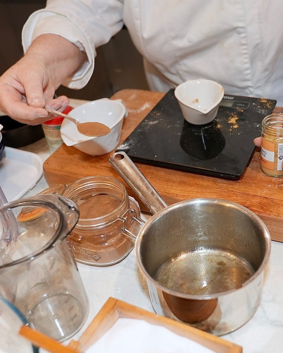 RosemaryShrager's tweet photo. Is there anything better than popping on some good music and baking in the kitchen? What are your cooking and baking soundtracks?
#BakingInspiration #CookingVibes #MusicAndBaking #KitchenTunes #BakingWithLove #HomeBaking https://t.co/QMWEMTzxeU