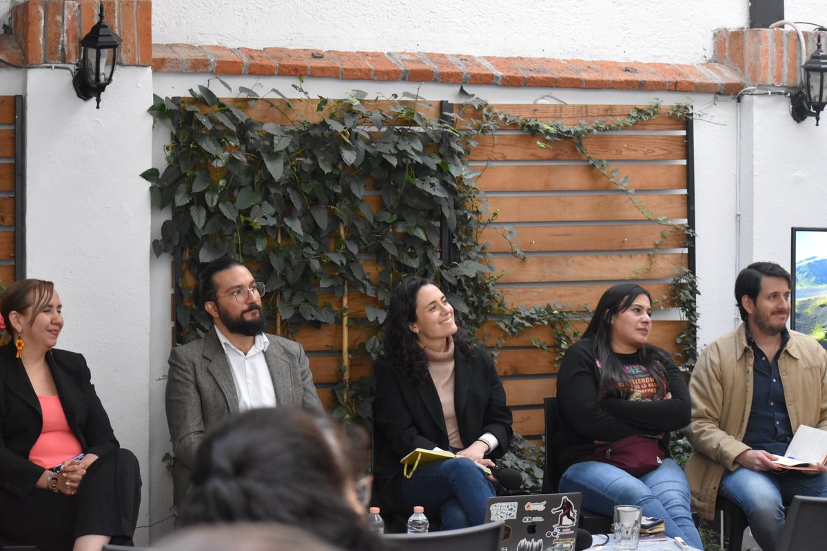 ELEMENTADDHH's tweet image. Ayer presentamos junto a @PoliticaColecti la actualización de nuestro informe #EnBúsquedaDePresupuesto 🇲🇽💰🔍  en @CasaCreatura

¡Muchas gracias a todas las personas que asistieron! 🙌🏼

Pueden consultar el informe aquí: elementaddhh.org/en-busqueda-de…