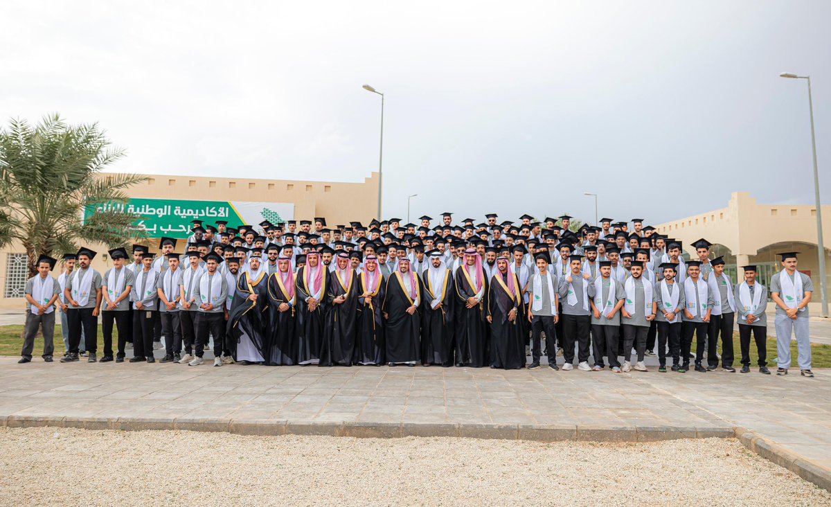 خلال مسيرتي المهنية لم اجد سعادة تضاهي سعادتي اليوم عندما رأيت اول دفعة من خريجي #الأكاديمية_الوطنية_للبناء ورؤية سعادة الطلاب و اهاليهم … بدأنا بفكره بسيطة وبهمم المخلصين ودعم حكومتنا الرشيدة اصبحت واقعاً نفخر به 🇸🇦🇸🇦…
