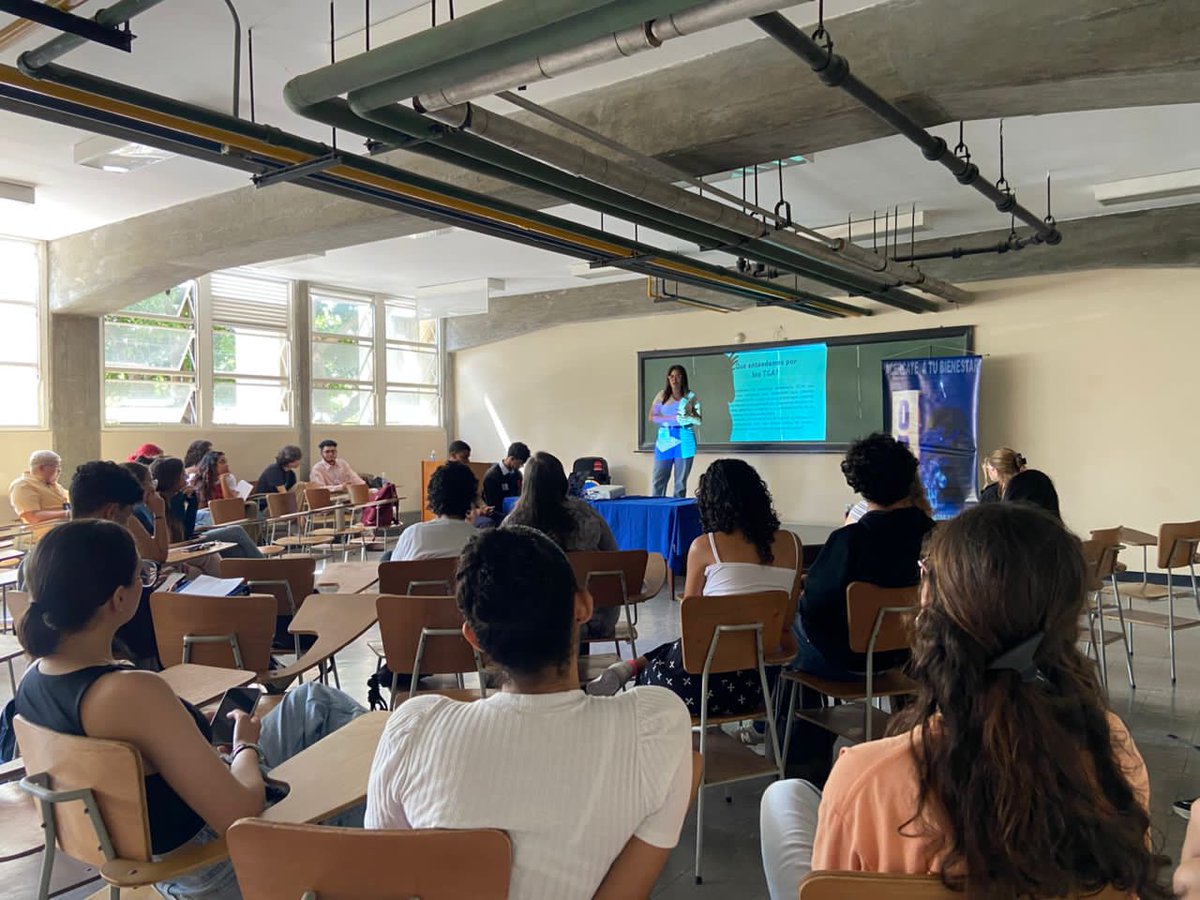 #26NOV | Desde el aula 101 de la Facultad de Farmacia (<a href="/FarmaciaUCV/">Farmacia UCV</a>) se realizó el conversatorio "Trastornos de la Conducta Alimentaria", organizado por la Organización de Bienestar Estudiantil (<a href="/obeucv/">OBE-UCV</a>).