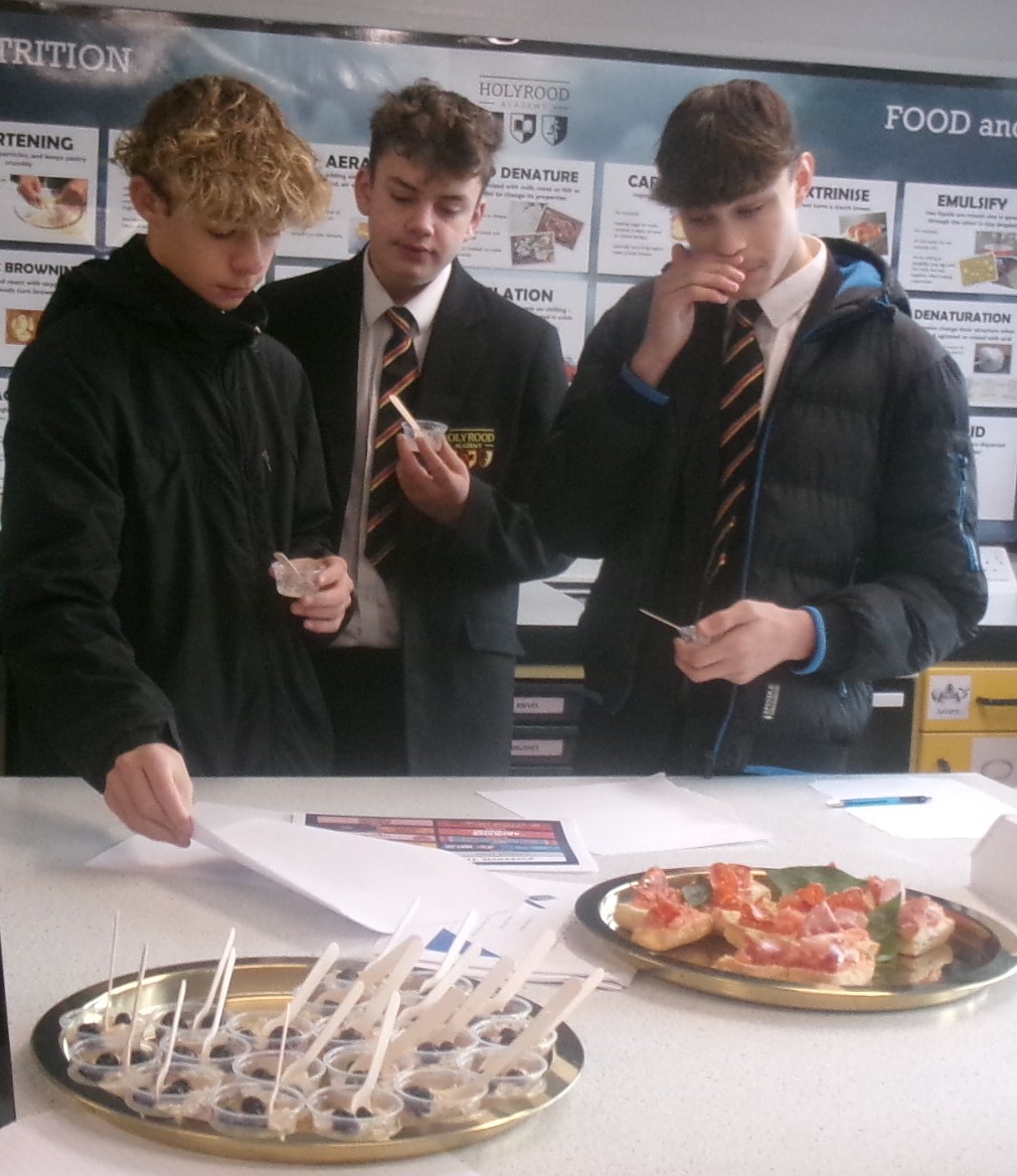 Y11 enjoyed tasting healthy Spanish breakfasts from Impact Foods today as well as gaining information on recipe selection and standards for school meals. <a href="/HolyroodAcademy/">Holyrood Academy</a> <a href="/SchoolCatering/">Impact Food Group</a> <a href="/food_rood/">RoodFood</a>