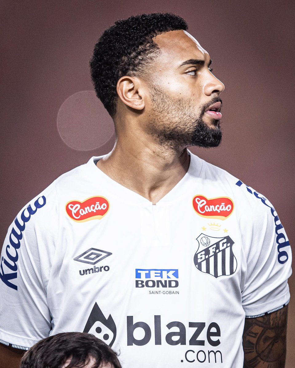 Wendelsilva00's tweet photo. Fim de temporada e sensação de dever cumprido. Campeões e de volta a Série A, de onde o @santosfc nunca deveria ter saído. Feliz em fazer parte da reconstrução. Agora é descansar, recuperar as energias para voltar mais forte ainda em 2025. 🤍🖤🐋 https://t.co/x54uF6ATAs