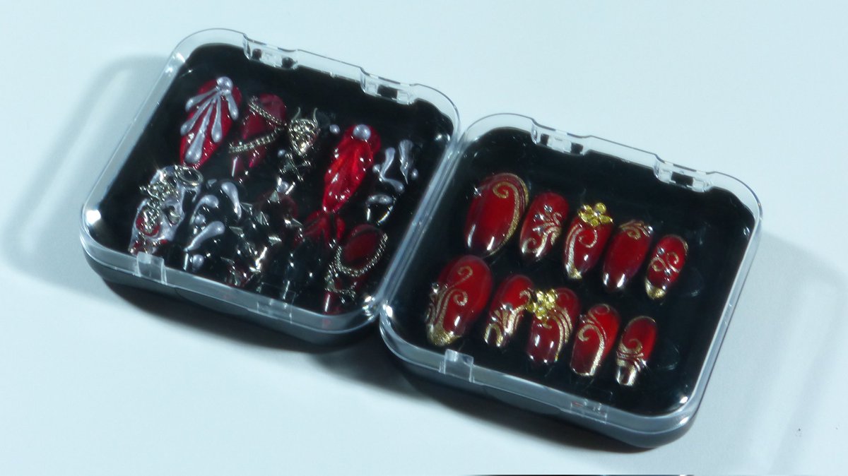 bibisclaws's tweet photo. #nailart 💕💕 https://t.co/EPWszLgLdW