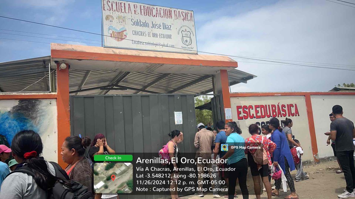 TPPalmales's tweet photo. 📍 #chacras
Bajo las directrices de nuestro señor gobernador Cpt.Fabian Mancheno,Se Viene Realizando en articulación con Policía Nacional CboS.Paguay operativos de seguridad en la Unidad Educativa Soldado José Díaz ubicado en Chacras

#ElNuevoEcuadorResuelve https://t.co/IjL2zcIRkL