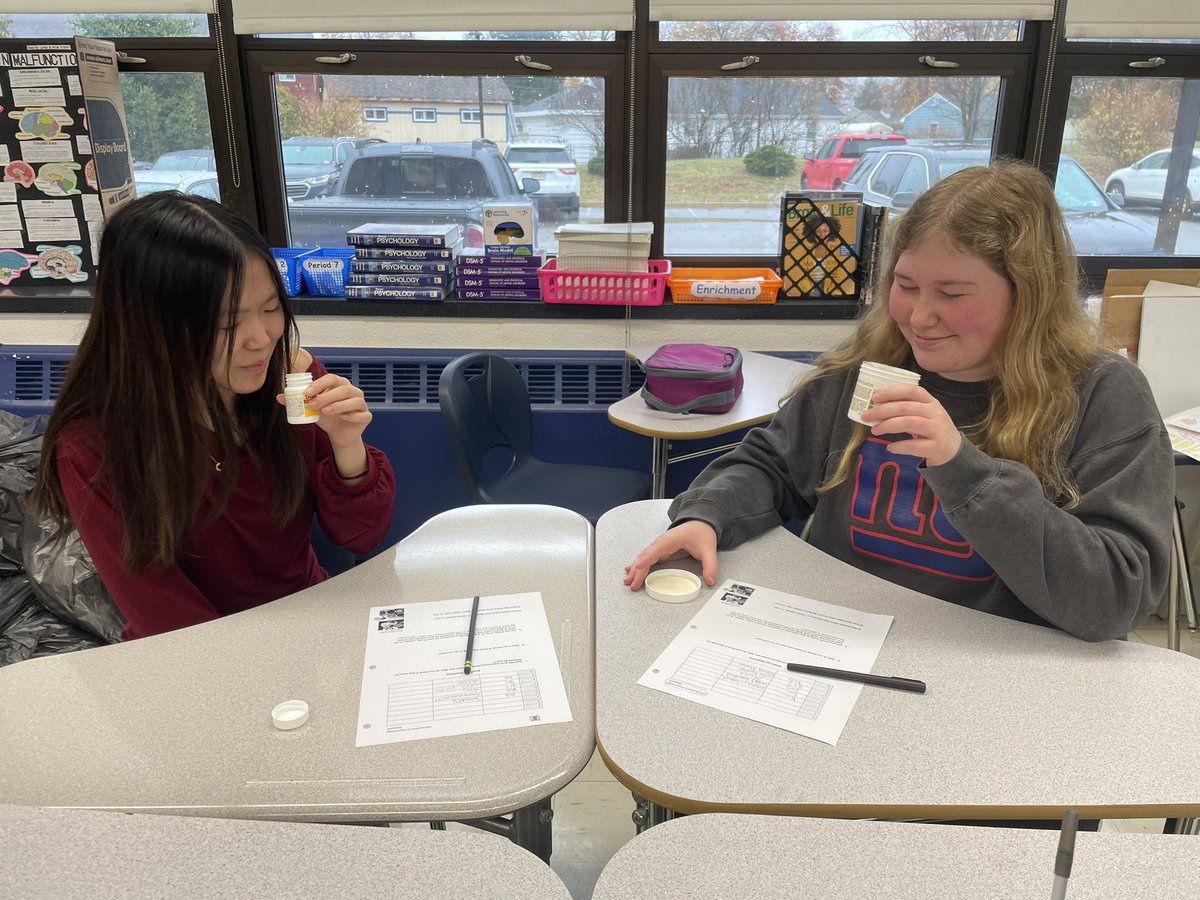 ‘Are You a Supertaster, Medium Taster or Hypotaster?’ Lab 👅 and also the ‘To Eat or Not to Eat’ Smell Lab 👃🏼 in our Sensation and Perception Unit! <a href="/pthsnation/">Pequannock Township High School</a> @RichHayzler #psychology #peqpantherpride