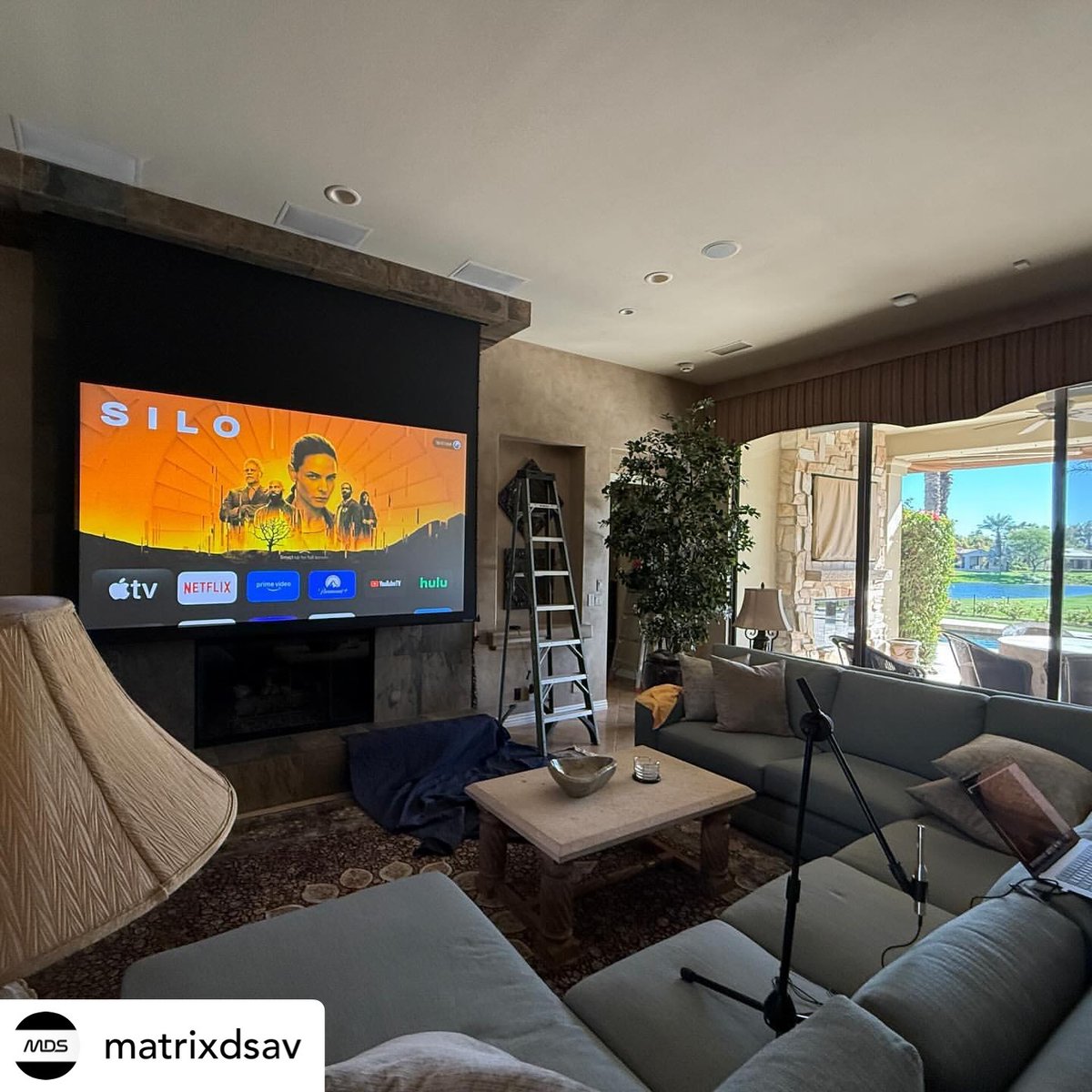 Professionals at work!
SoCal AV and smart system design specialists, Matrix Digital Systems with an impressive, daylight slaying two-piece projection combination - Sony VPL-XW7000es and Stewart Filmscreen’s FireHawk G5 ALR screen material.
#luxurysmarthome #stewartfilmscreen