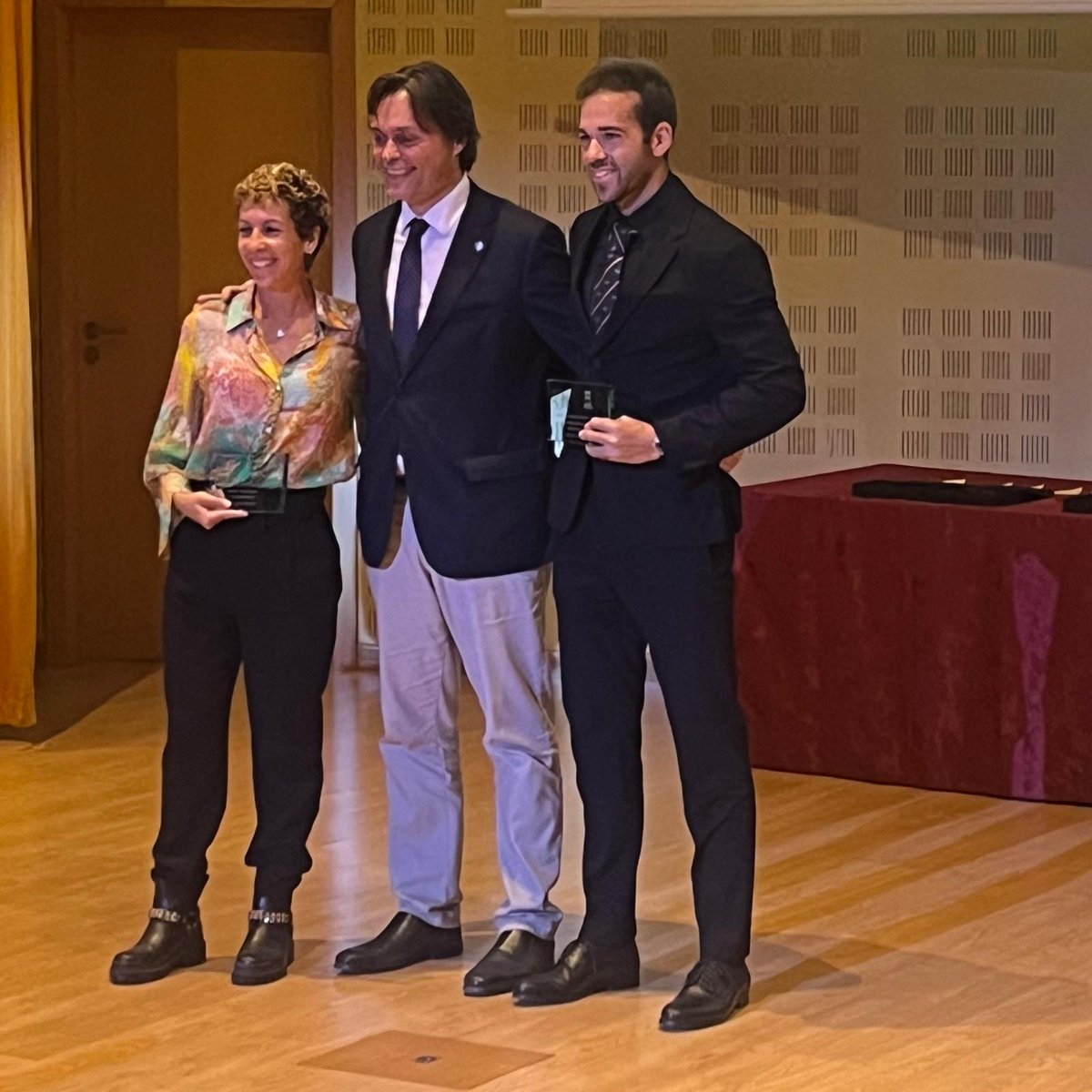 <a href="/mercasevilla/">Mercasevilla</a> <a href="/ferdz_martz/">Antonio Ferdz-Martz</a> <a href="/VRCampussaluda1/">VRCampussaludableydeporte</a> <a href="/deportesupo/">deportesupo</a> <a href="/CEUPO/">CEUPO</a> #PremioDeporteUPO 2024 al #méritodeportivo a dos egresados de la Fac. del Deporte, que brillan con luz propia por sus destacados logros deportivos: 
♦️ <a href="/karitocaroca/">Carolina Robles 🔻💜🇪🇸</a>, atleta en los JJOO #París2024 y campeona de España en 3000 metros obstáculos, en 10.000 metros y campo a través.