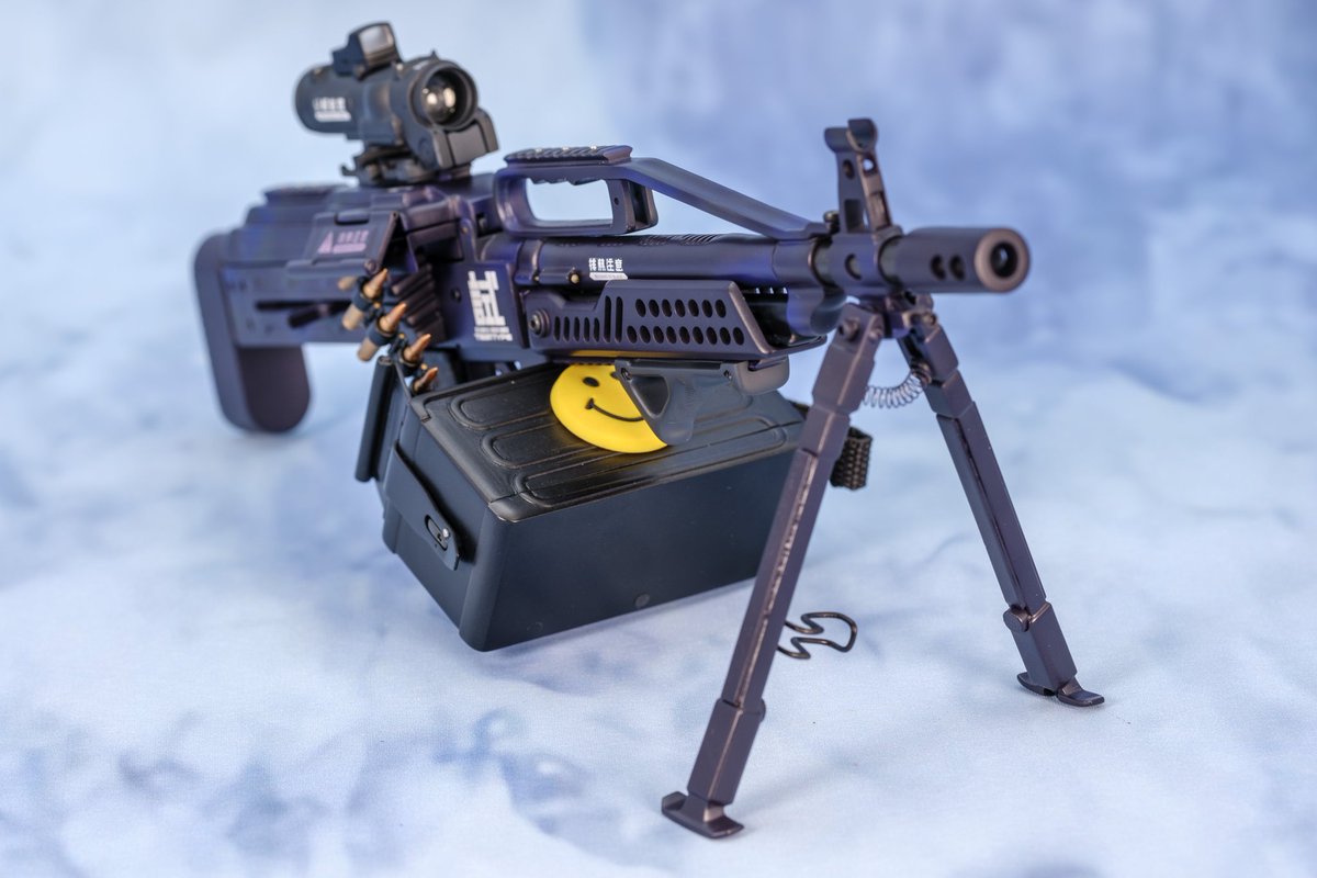 Rrurilapis's tweet image. (商品情報)
 品物: PKP &quot;Pecheneg&quot;試作型。
プロトタイプ製作 &amp;amp;アフター組立仕上げ:紅椿、七夜 
内容物: 本体X1、ドラムマガジンX1、スリング X1、20発弾帯X1、ダットサイトX1。

#武装ドール
#ShadowDesign