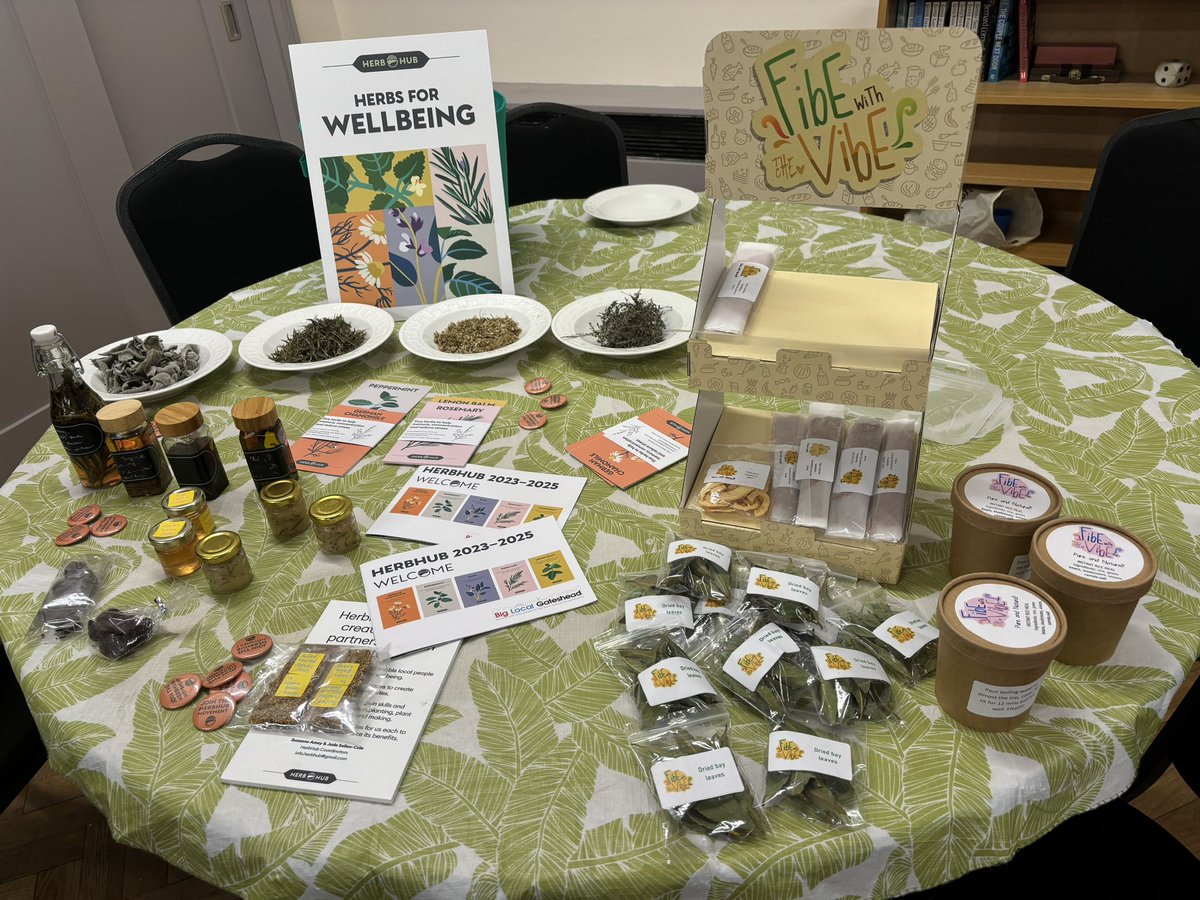 Great turn out tonight for our Bensham Bites community food networking event. Thank you to <a href="/pmnogue/">🐝 🌻🏊‍♀️🐕🐕 🪁Barbara Keating Beewilded</a> <a href="/christineperymn/">ChristineW 💚🍉🇵🇸🇺🇦</a> of <a href="/The_RHS/">The RHS</a> <a href="/ComfreyProject/">The Comfrey Project 🧡</a> <a href="/BLGateshead/">Big Local Gateshead</a> Herb Hub <a href="/sheinazs/">sheinaz stansfield QI</a> <a href="/nikkidravers/">Nikki Dravers</a> of <a href="/FoodGateshead/">Gateshead Food Partnership</a> and others. Looking forward to developing the network further