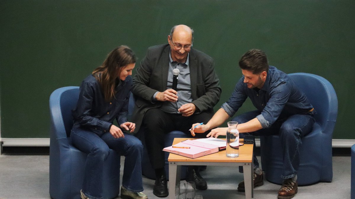 Polytech Montpellier (@polytechmontp) on Twitter photo 👖 <a href="/AtelierTuffery/">Atelier Tuffery</a> rejoint notre Club des Partenaires, formalisant ainsi un engagement grandissant entre l'atelier, dirigé par Julien et Myriam Tuffery, et Polytech Montpellier, dont ils sont issus tous les deux.
Très fiers de ce partenariat, de beaux échanges à venir ! 👖 <a href="/AtelierTuffery/">Atelier Tuffery</a> rejoint notre Club des Partenaires, formalisant ainsi un engagement grandissant entre l'atelier, dirigé par Julien et Myriam Tuffery, et Polytech Montpellier, dont ils sont issus tous les deux.
Très fiers de ce partenariat, de beaux échanges à venir !