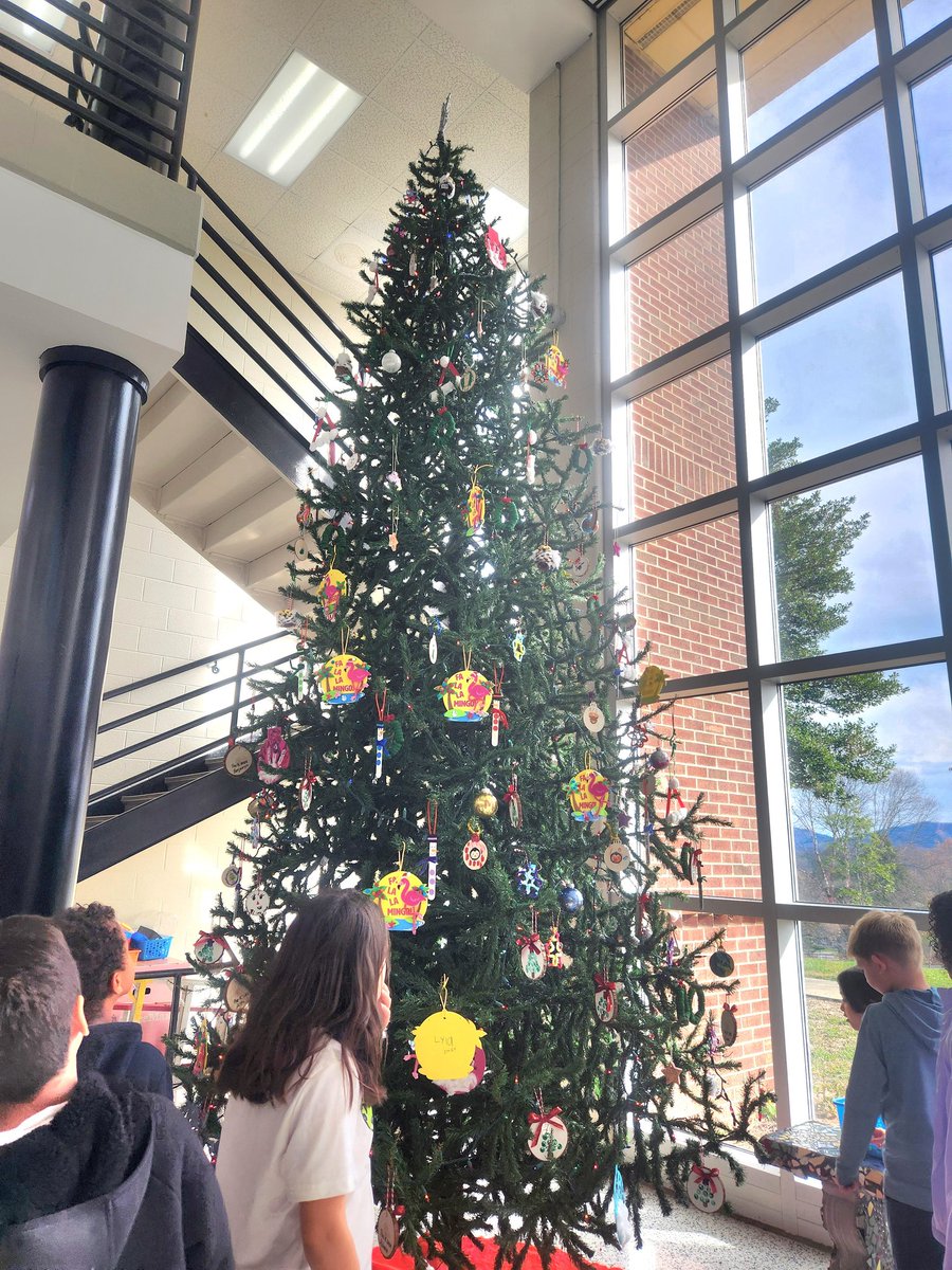 Dianna Bone (@dbjcs1) on Twitter photo Here at Mountain View, we do a big Christmas tree with a class made ornament made by EACH child. It's truly my favorite piece of the holidays to watch the students find their ornaments & look at everyone's masterpieces ๐
<a href="/MountainViewJCS/">Mountain View Elem</a> <a href="/jcityTNschools/">JohnsonCitySchools</a> Here at Mountain View, we do a big Christmas tree with a class made ornament made by EACH child. It's truly my favorite piece of the holidays to watch the students find their ornaments & look at everyone's masterpieces ๐
<a href="/MountainViewJCS/">Mountain View Elem</a> <a href="/jcityTNschools/">JohnsonCitySchools</a>