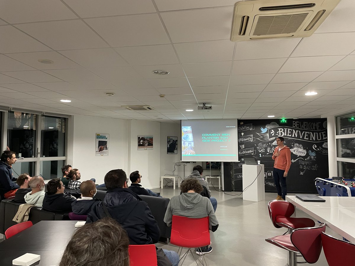 AFUP_rennes's tweet photo. On continue le meetup chez @CCMBenchmarkGp avec @DavidLaize qui explique comment bien planter son side-project https://t.co/TX90t5MSLj
