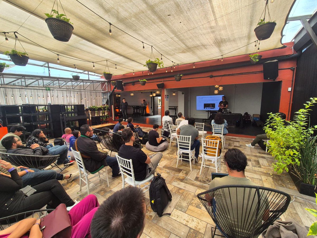 V4ltzz's tweet photo. Fue un placer presentar un pequeño taller con @htb_mx en @BugCON este año. Muchas gracias a quienes pudieron acudir y espero que les haya sido interesante y hayan aprendido mucho.

Es mi primera vez dando un taller así y creo que aún hay cosas que mejorar. https://t.co/sI3Ur2dNur