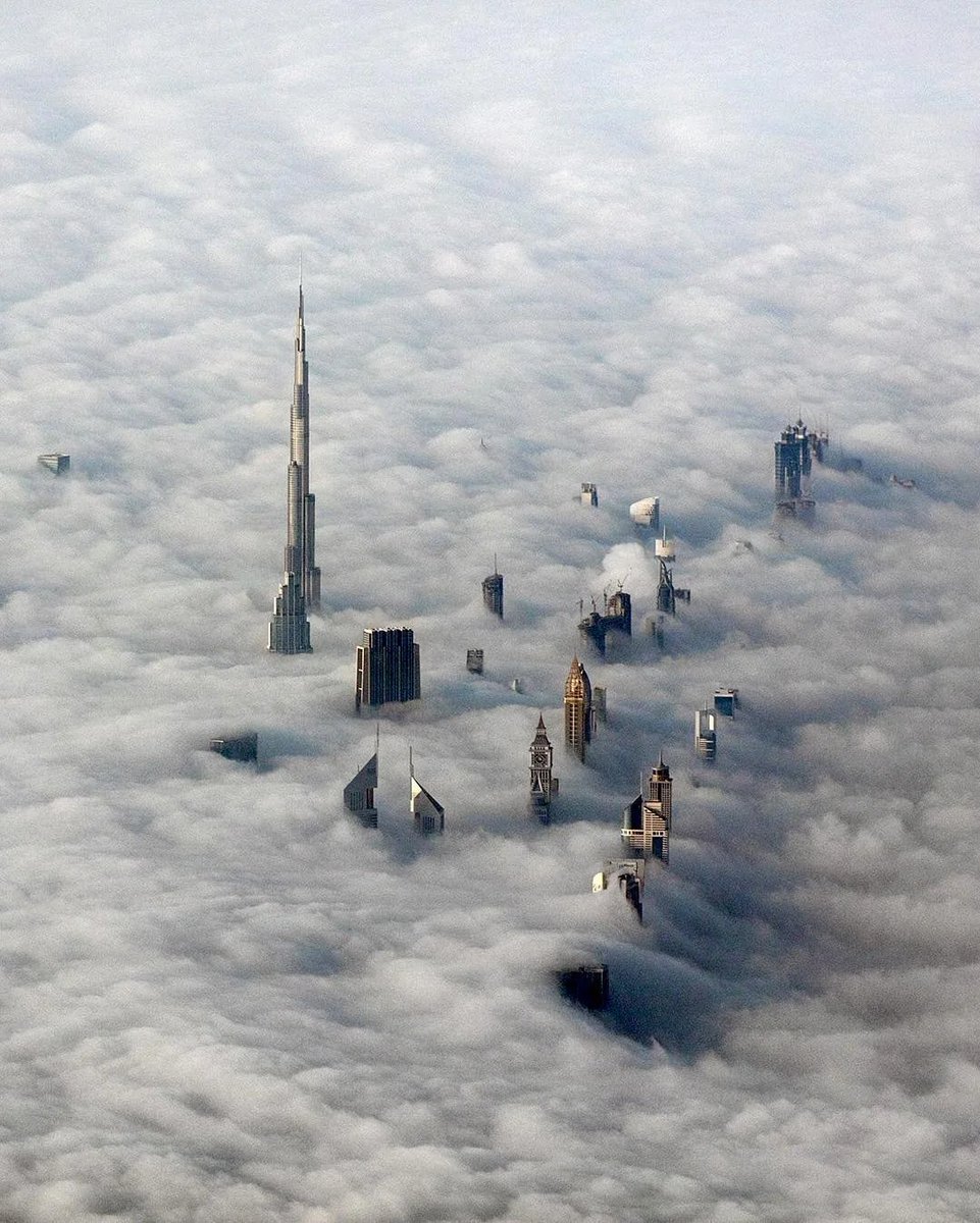 Civixplorer's tweet photo. A foggy day in Dubai. https://t.co/ZrAjAUzQ2c