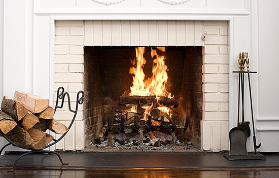 _HPInsurance's tweet image. Fireplace safety is very important to help prevent fires and injuries. Learn about fireplace maintenance and get fireplace safety tips from Travelers. tkpl.us/ocw16
