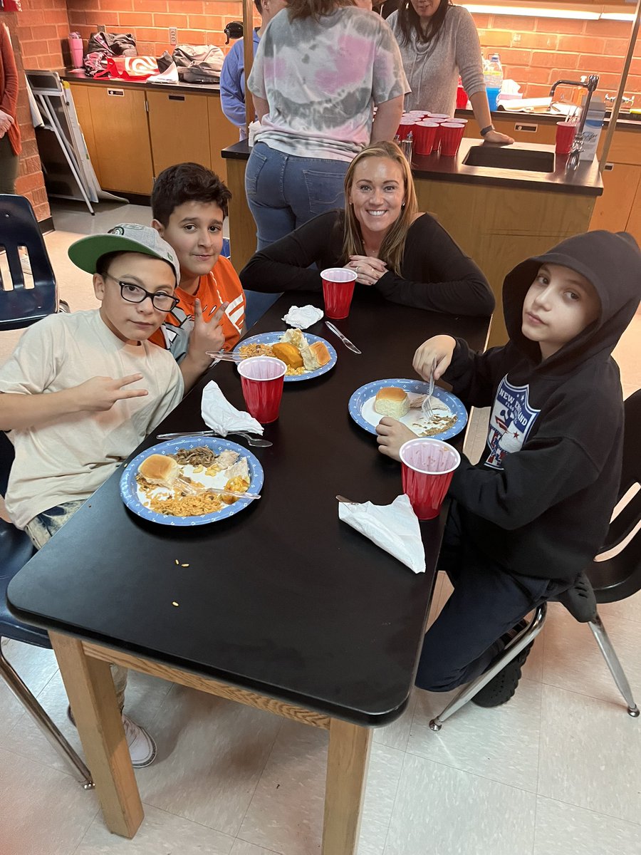 Mr. Lopez tweet media