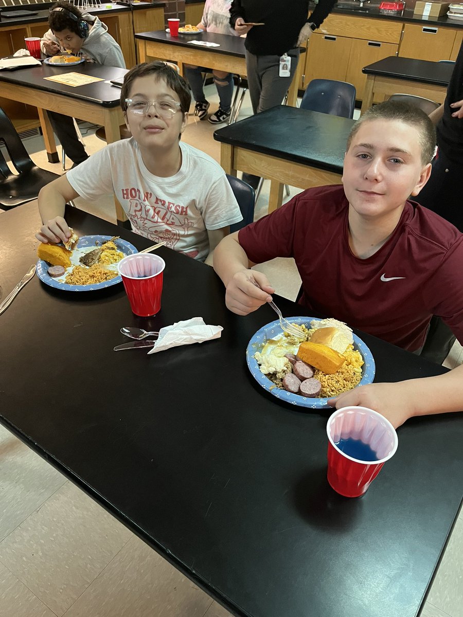 Mr. Lopez tweet media