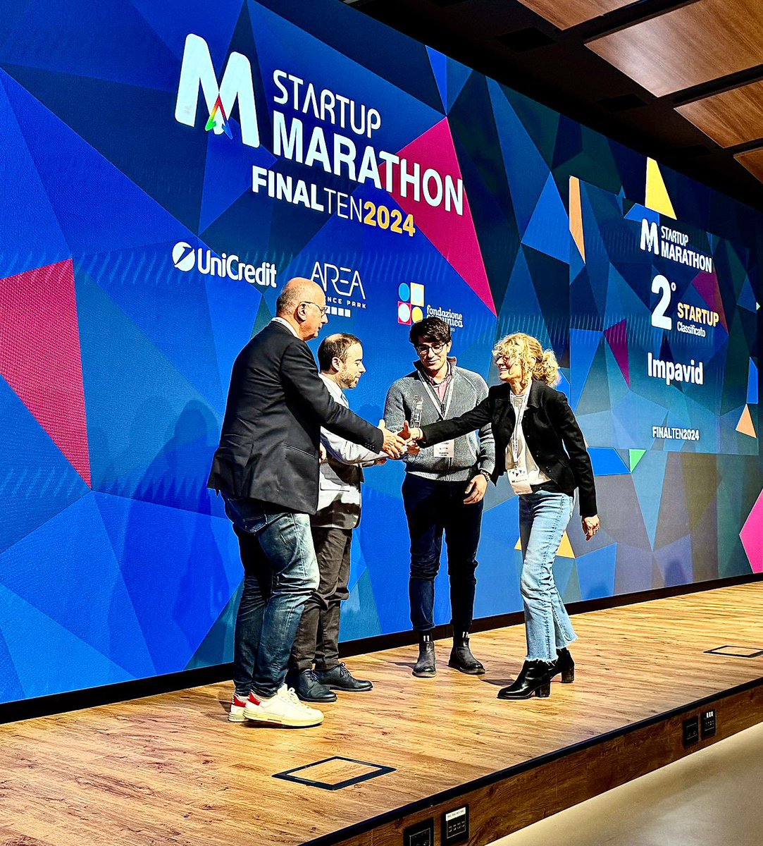 Oggi Milano Unicredit Tower #finalTEN Startup Marathon. Ha vinto SOUNDSAFE CARE. nuova tecnologia per combattere i tumori. Evento sold out promosso da Unicredit, Science Park TS, Fondazione Comunica 
Luca Giuman  Antonella Candiotto  Alba Pantani