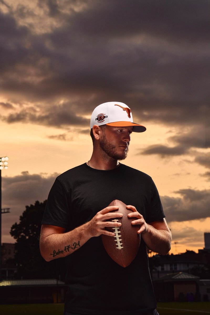 QuinnEwers's tweet image. Old Rivalry, High Stakes.
Get your burnt orange caps at neweracap.com/college @NewEraCap #NewEraAmbassador