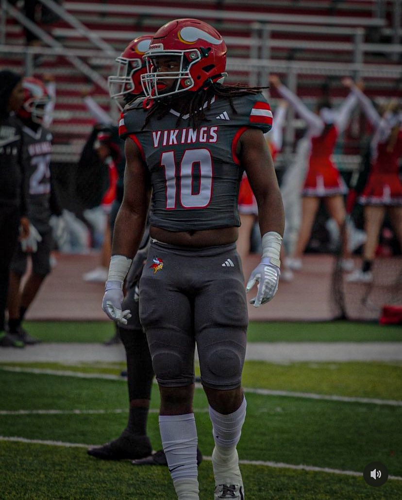 shelvon “Tay” Hibbett (@hibbetttay) on Twitter photo Senior season highlights 25’
6’2-225 edge/lb
15 sack season🏆
19 tfl
81 TOT
<a href="/peekintensity/">Antwan Peek</a> <a href="/CoachParker99/">Andre Parker</a> <a href="/VikeNationFB/">Viking Football</a> <a href="/MsLaToyahVikeFB/">Ms. LaToyah</a>
hudl.com/v/2QzfLu Senior season highlights 25’
6’2-225 edge/lb
15 sack season🏆
19 tfl
81 TOT
<a href="/peekintensity/">Antwan Peek</a> <a href="/CoachParker99/">Andre Parker</a> <a href="/VikeNationFB/">Viking Football</a> <a href="/MsLaToyahVikeFB/">Ms. LaToyah</a>
hudl.com/v/2QzfLu