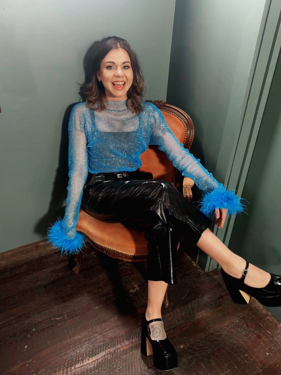 Hosted something v fun last night that I can’t talk about, not being a tease, I just genuinely might get sued/sacked if I did. This was my cute wee outfit tho🩵